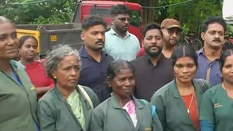 സമ്മാനാർഹരായ ഹരിതകർമ സേനാംഗങ്ങൾ