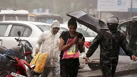 ബംഗാൾ ഉൾക്കടലിൽ ചക്രവാതച്ചുഴി; കേരളത്തിൽ മഴ തുടരും