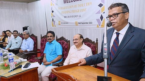 കുസാറ്റ് സ്‌കൂള്‍ ഓഫ് മാനേജ്‌മെന്റ് സ്റ്റഡീസില്‍ അഡ്മിഷന്‍ നേടിയ എംബിഎ വിദ്യാര്‍ത്ഥികള്‍ക്കുള്ള രണ്ടാഴ്ചത്തെ ഇന്‍ഡക്ഷന്‍ പ്രേഗ്രാം  ലോകനാഥ് ബെഹ്‌റ ഉദ്ഘാടനം ചെയ്യുന്നു