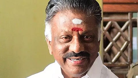 ബിജെപി നേതൃത്വവുമായി ബന്ധമെന്ന് വെളിപ്പെടുത്തൽ; പനീർശെൽവം എൻഡിയിലേക്കെന്ന് സൂചന