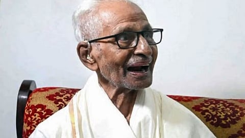 സുകുമാർ (91)