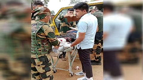 വോട്ടെടുപ്പിന് മണിക്കൂറുകൾ മാത്രം ശേഷിക്കെ ഛത്തിസ്‌ഗഡിൽ സ്ഫോടനം: ബിഎസ്എഫ് ജവാനും പോളിങ് ഉദ്യോഗസ്ഥർക്കും പരുക്ക്
