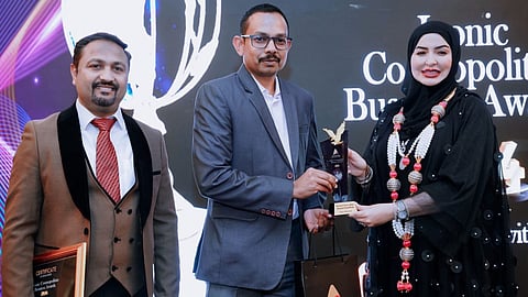 ആനന്ദ് ദേവിന് മികച്ച സംവിധായകനുള്ള കോസ്മോ പൊളിറ്റൻ ബിസിനസ് അവാർഡ്