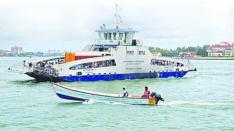 കൊച്ചി റോ-റോ സർവീസ്.