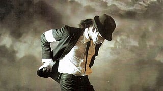 മൈക്കിൾ ജാക്സന്‍റെ വേഷത്തിൽ രാഗേഷ് ചാലക്കുടി 