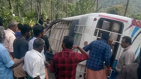 Idukki tourist van accident 2 death