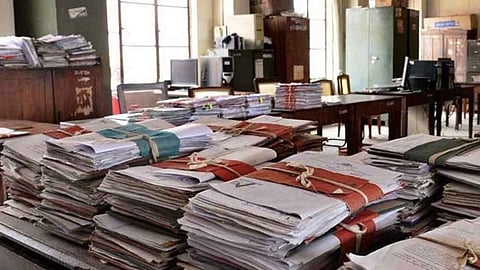 Cash declaration register should be maintained in government offices