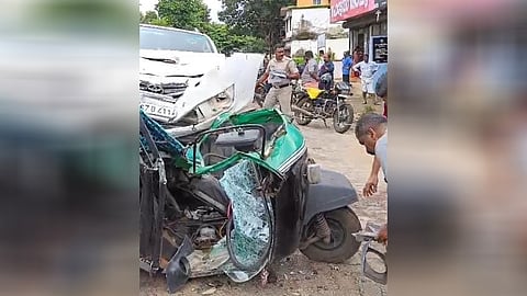 One person died after an out-of-control auto-rickshaw collided with a car in Kottayam