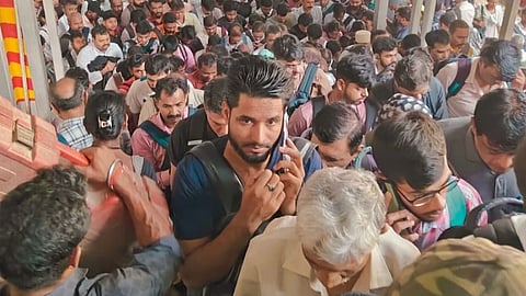 Temporary restrictions on platform ticket sales at major central railway stations to avoid congestion