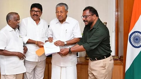 Wayanad Kerala Disaster Relief Society handed over Dombivali's relief fund