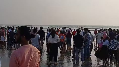 Four people who went swimming at Thikkodi beach died, one is undergoing treatment