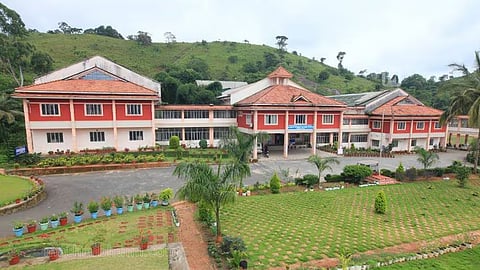 Bomb threat to Pookode Veterinary College; Police and bomb squad inspect