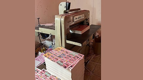 illegal message card, dubai pole seals 4 presses