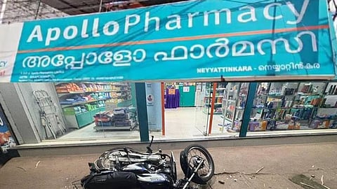 medical shop attacked in neyyattinkara