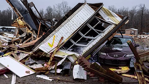 33 killed tornadoes through central us