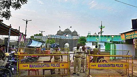Aurangzeb tomb demolition Security Tightened