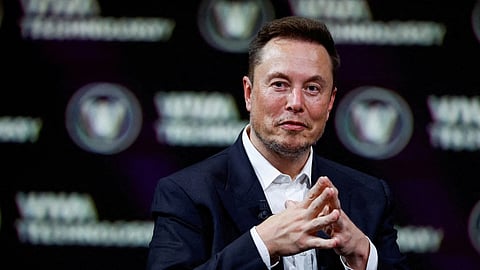 musk sells social media platform X to XAI