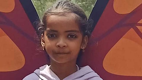 8 old girl dies after tree falls in Thiruvananthapuram