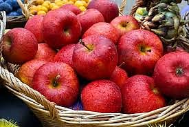 Pakistani traders who stopped importing apples from Turkey face threats