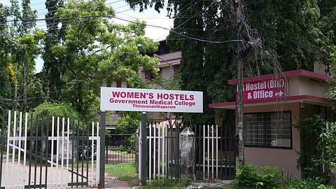 thiruvananthapuram medical college womens hostel food poisoning
