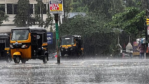 heavy rain red alert in 11 districts