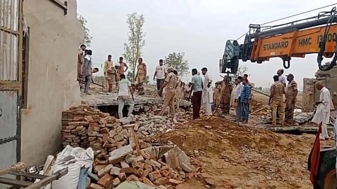 punjab firecracker blast 5 dead 34 injured