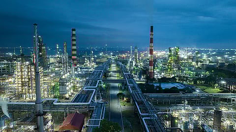 2 workers including a malayali died in mangaluru mrpl plant after gas leakage