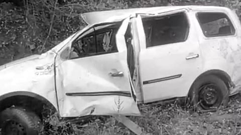 4 died in a car accident tamilnadu