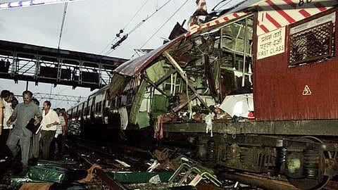 Supreme Court stays Bombay HC verdict acquitting 12 accused in Mumbai train blasts case