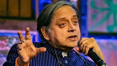 shashi tharoor x post delhi air pollution