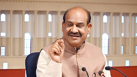 രാജ്യത്തെ വ്യാപാരികൾക്ക് അസുലഭ അംഗീകാരം | LS Speaker to address CAIT leaders