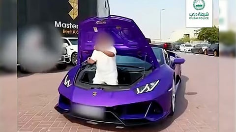 dubai police arrested 2 driver for 'dancing' in moving vehicles 