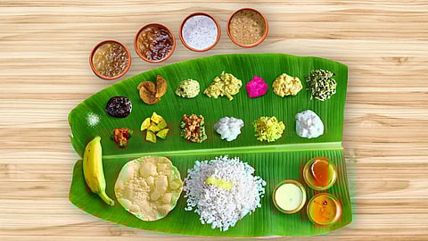 ഓണസദ്യയിലെ അപ്രതീക്ഷിത സൂപ്പർ സ്റ്റാർ! Video Banana leaf unexpected Onam star