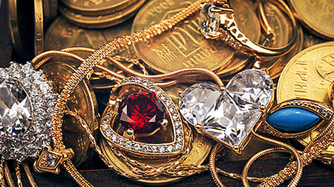 അമെരിക്കയുടെ അധിക തീരുവ ഏറ്റവും കൂടുതല്‍ ബാധിക്കുന്നത് സ്വര്‍ണ, വജ്രാഭരണ നിർമാണ രംഗത്തെ സ്ഥാപനങ്ങളെയാണ് | US tariff affects Indian ornaments export