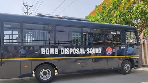 bomb threat to delhi schools; students and staffs evacuated