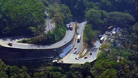 huge traffic block at thamarassery churam