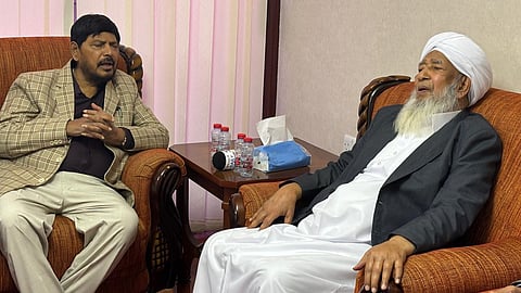 Union Minister Ramdas Athawale meets Kanthapuram