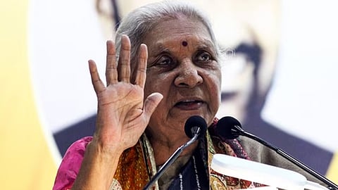 up governor about live in relation