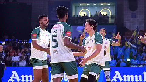kochi blue spikers lost to bengaluru torpedoes in prime volleyball league