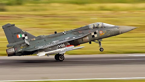 tejas fighter jet crash pilot survived as indian air force