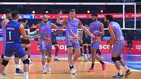 prime volleyball league mumbai meteors defeats bengaluru torpedoes