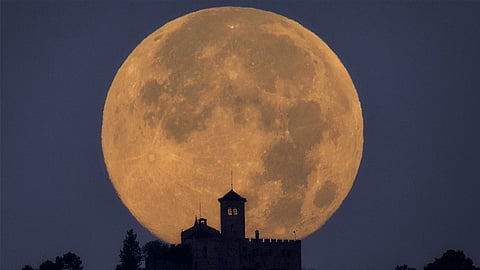 beaver supermonn on tuesday