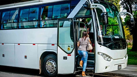 കേരളത്തിൽനിന്നുള്ള ടൂറിസ്റ്റ് ബസുകൾ കർണാടക, തമിഴ് നാട് സർവീസ് നിർത്തിവയ്ക്കുന്നു | Kerala tourist bus services