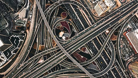 ഗതാഗത മേഖലയിൽ സമഗ്ര പരിഷ്കരണത്തിന് 17,000 കോടി ദിർഹത്തിന്‍റെ പദ്ധതിയുമായി യുഎഇ | UAE traffic