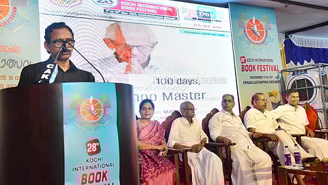 സുകുമാർ അഴീക്കോട് ഒരു അഭിരുചിയാണ്: എം.കെ. ഹരികുമാർ | MK Harikumar on Sukumar Azhikode