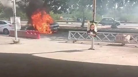 Suicide attack near Islamabad court leaves 12 dead