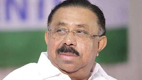 ശശി തരൂരിനെതിരേ എം.എം ഹസൻ 