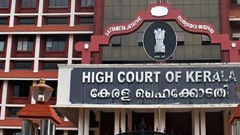 
 പ്രായമായവർക്ക് പ്രത്യേക പരിഗണന നൽകണം