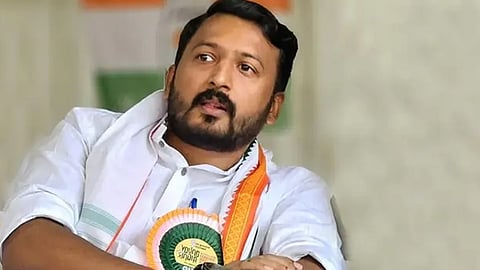 look out notice issued for rahul mankootathil