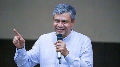 റെയ്ൽ വികസനം: കേരളം സഹകരിക്കുന്നില്ലെന്ന് കേന്ദ്രം | Rail development: Centre blames Kerala